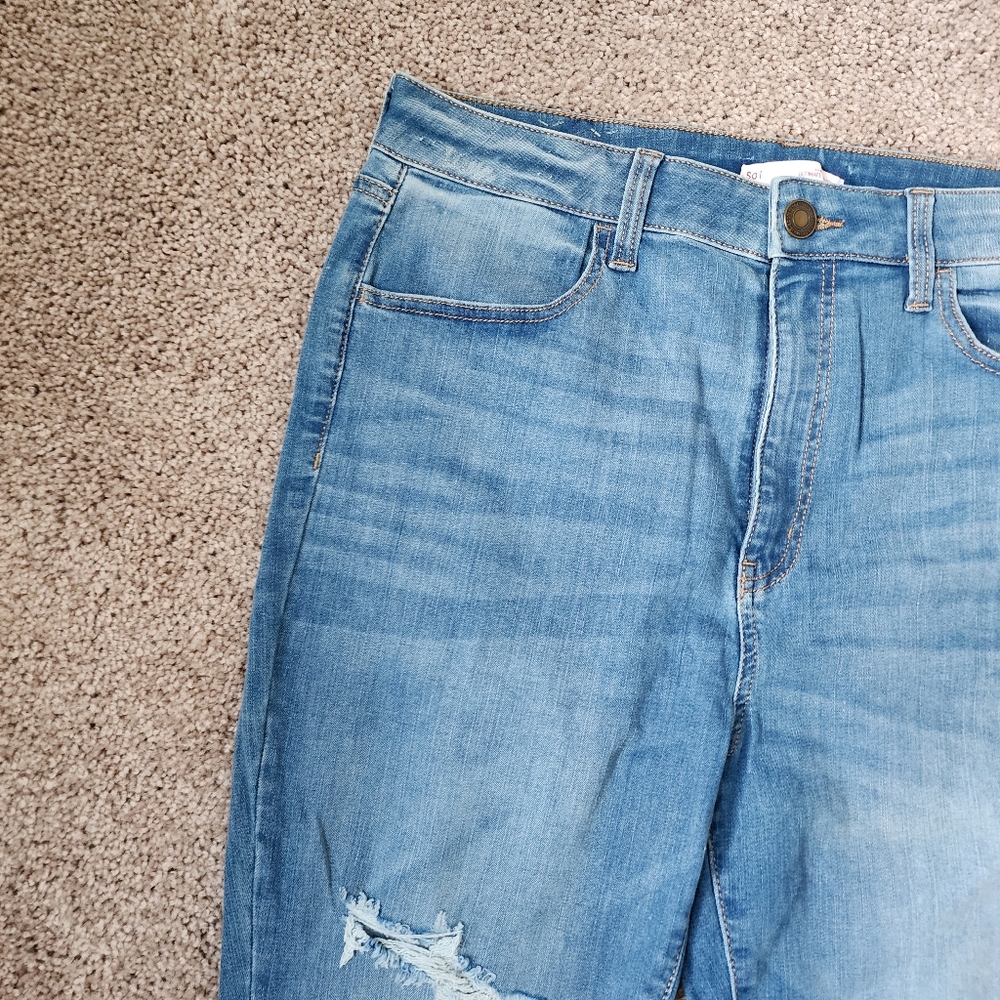 Faded Ripped Jegging - Picture 2 of 12